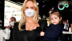 Adriana Karembeu Bébé Trisomique: Un Témoignage de Force et d'Amour