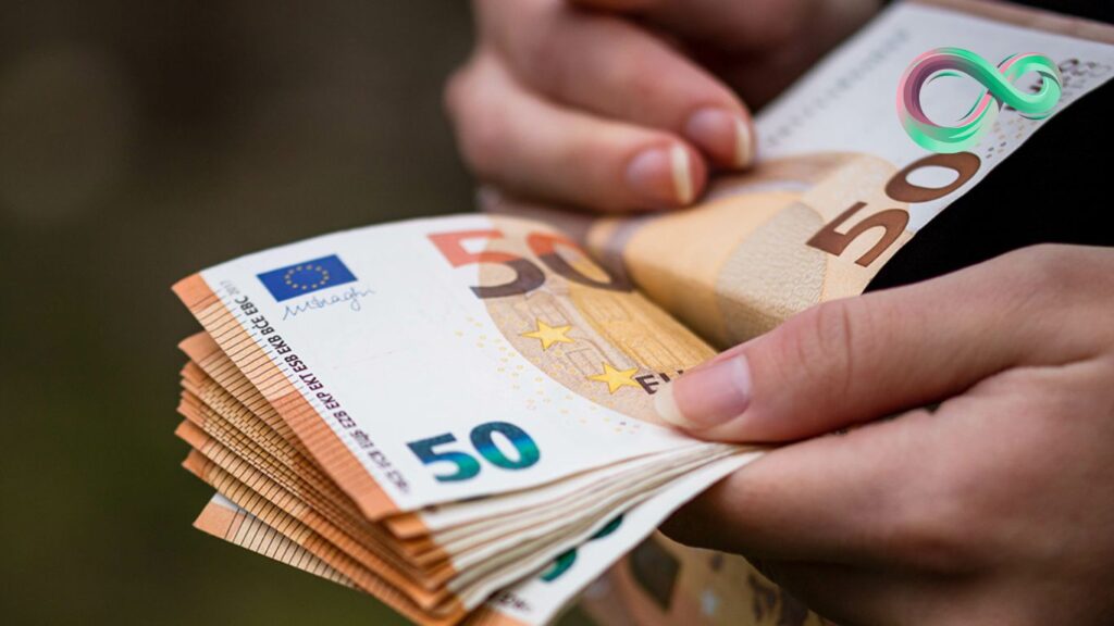 Comment Reconnaître un Faux Billet en Euros: Guide Pratique et Conseils Utiles"